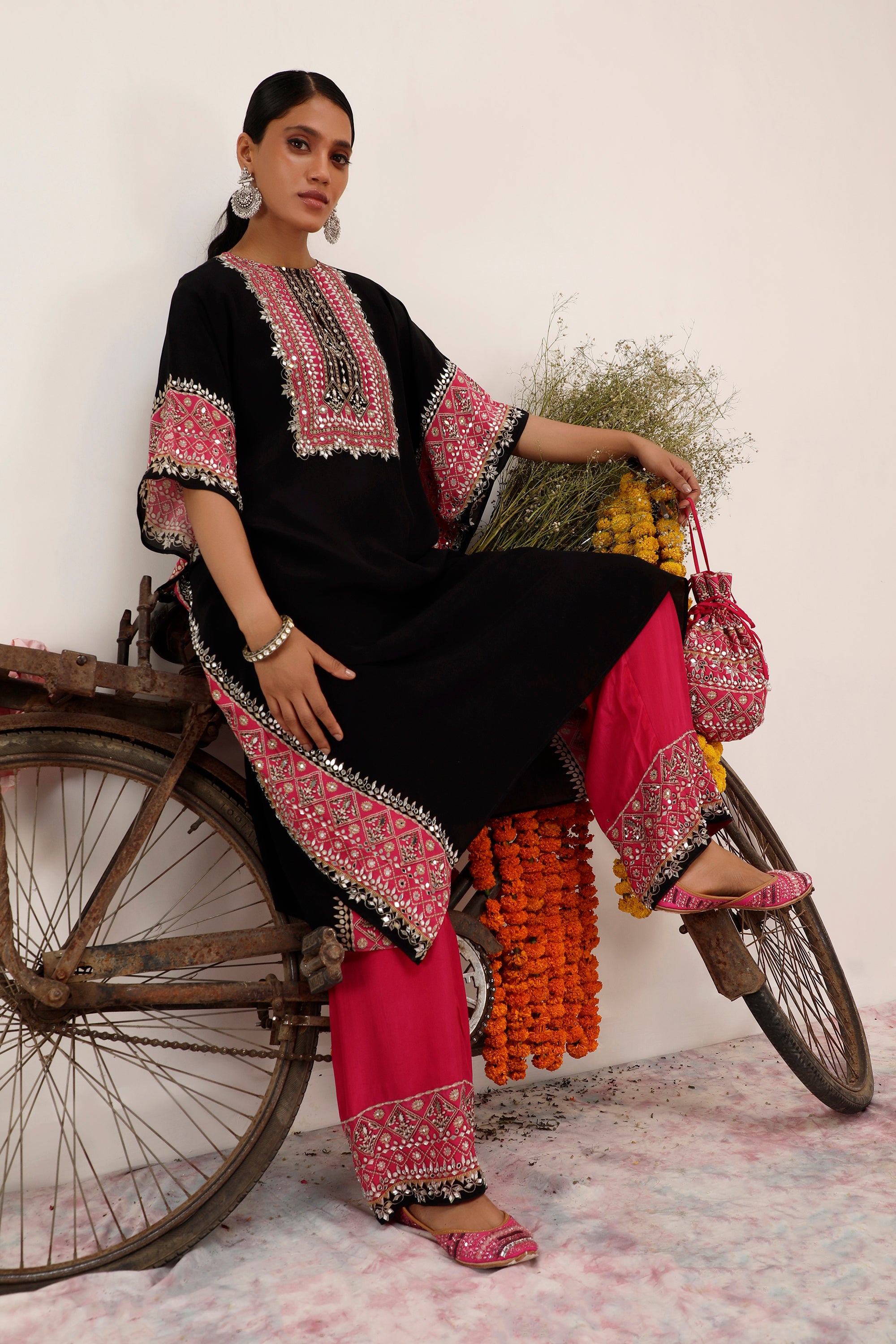 Salma Sitara - Kaftaan Set - Black & Pink