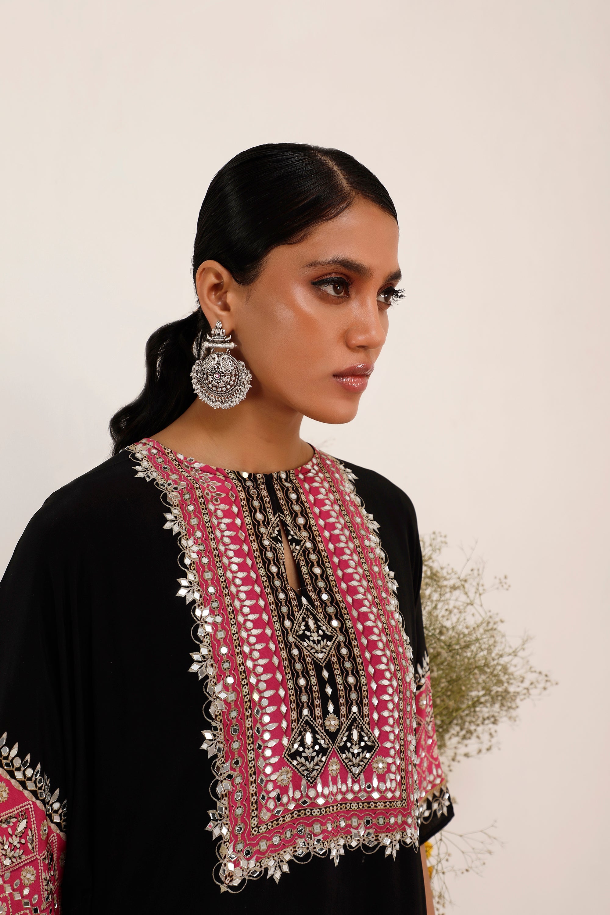 Salma Sitara - Kaftaan Set - Black & Pink