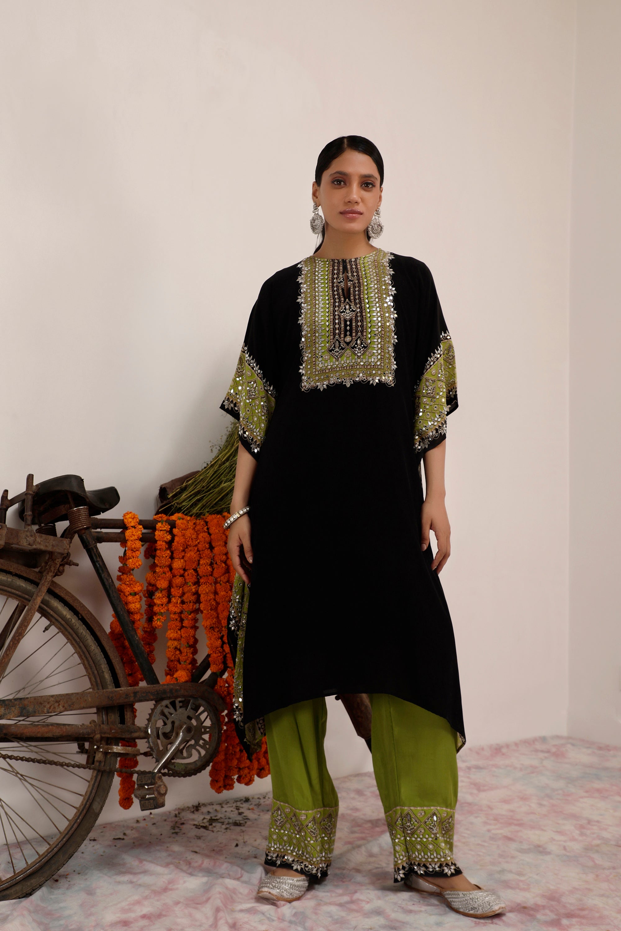 Salma Sitara - Kaftaan Set - Black & Green