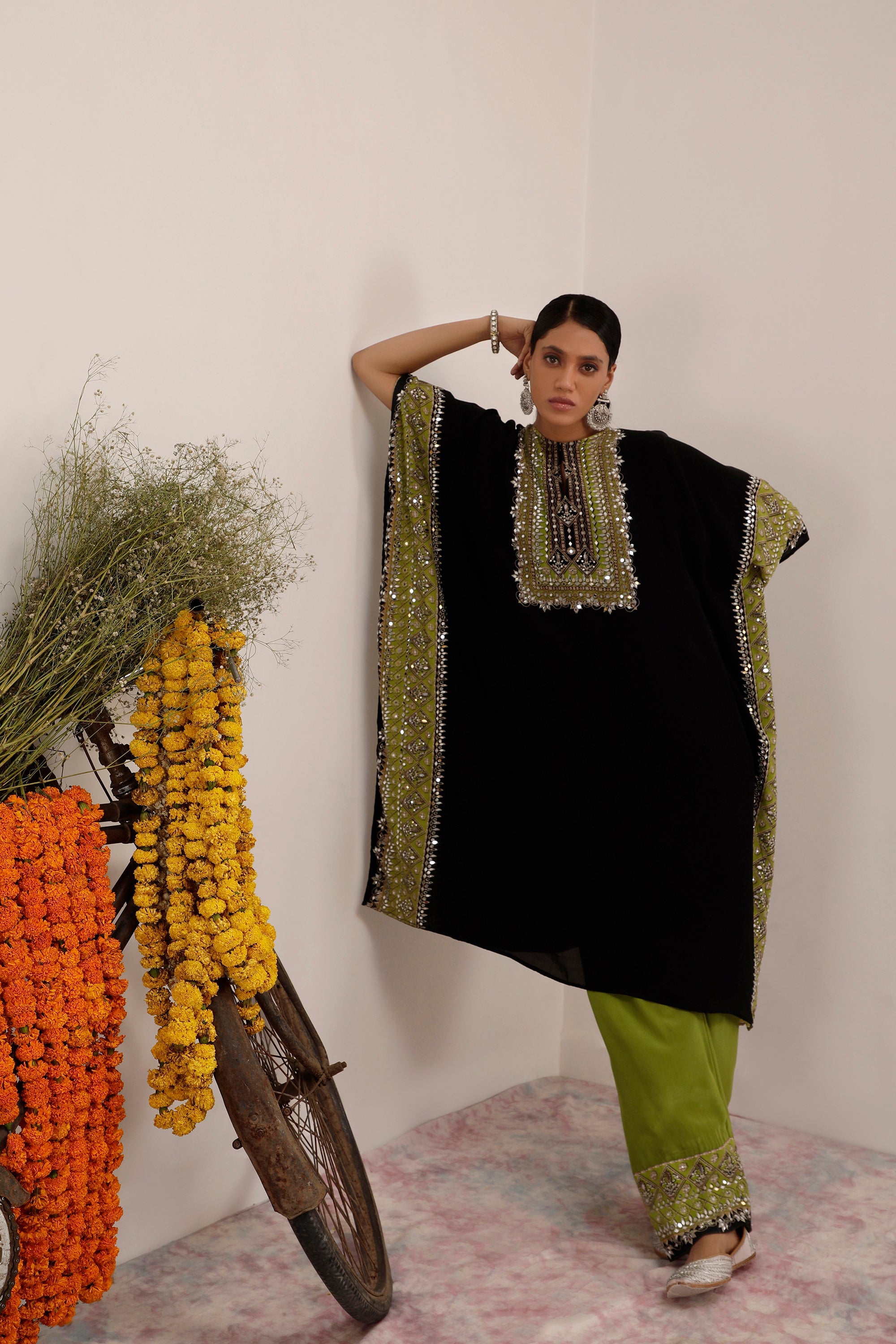 Salma Sitara - Kaftaan Set - Black & Green