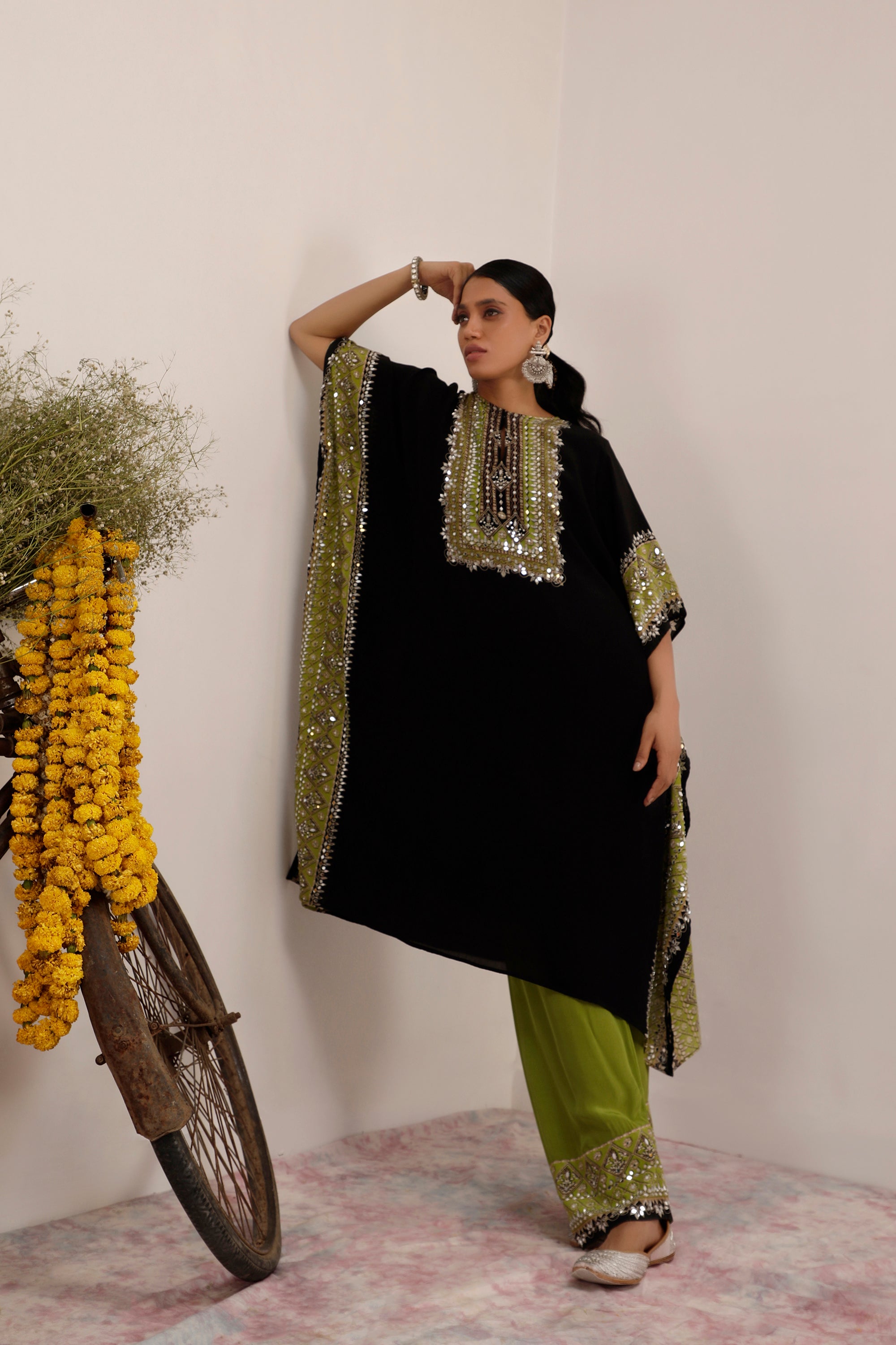 Salma Sitara - Kaftaan Set - Black & Green