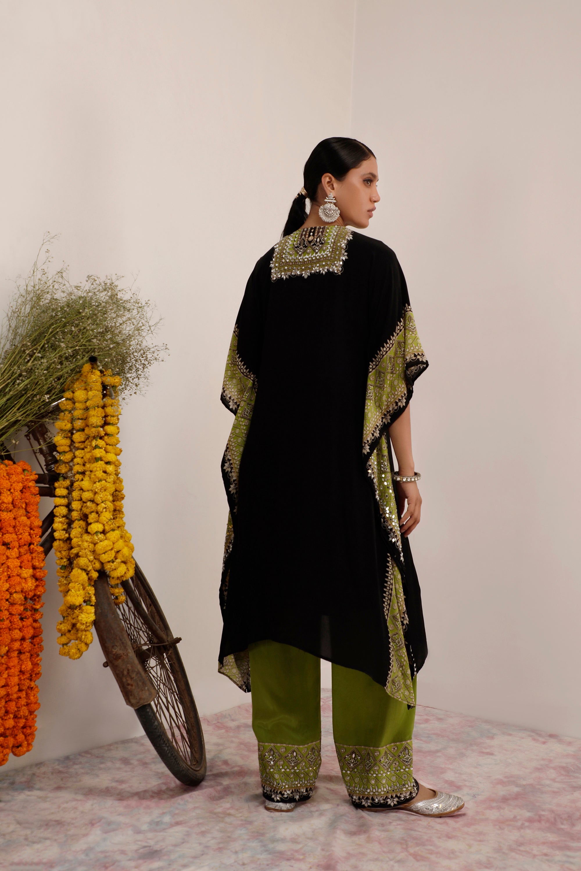 Salma Sitara - Kaftaan Set - Black & Green