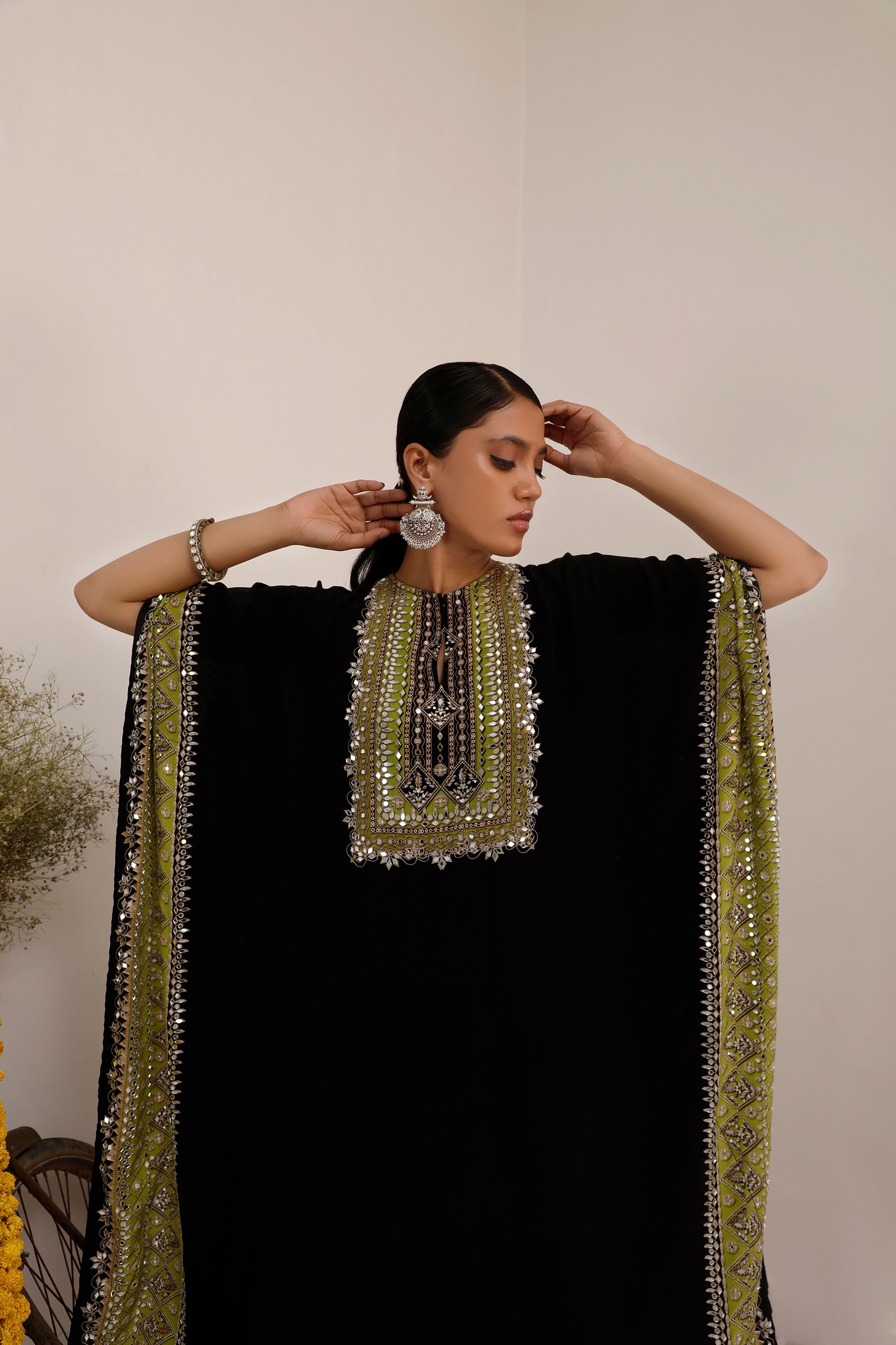 Salma Sitara - Kaftaan Set - Black & Green